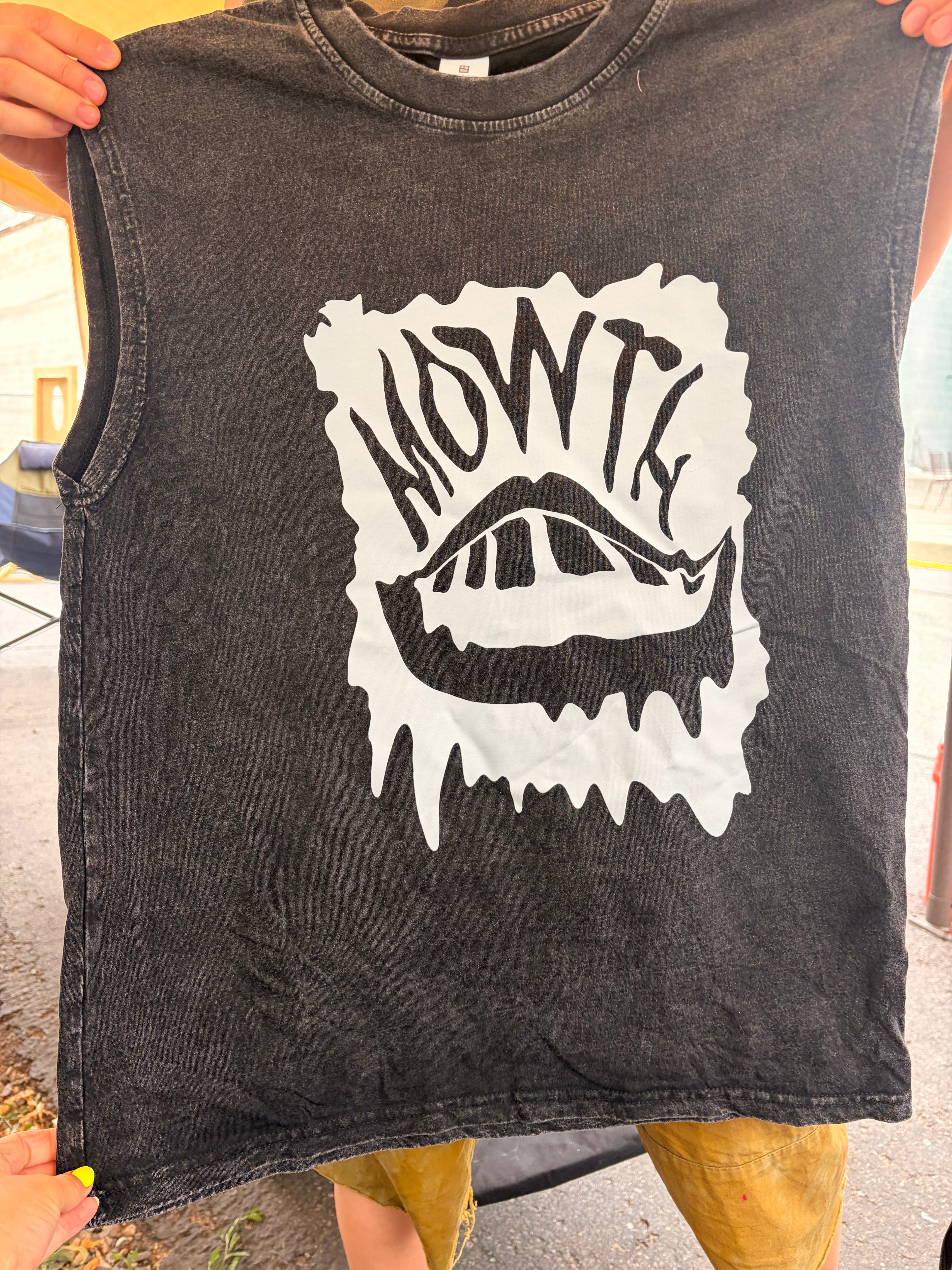 Muscle tee